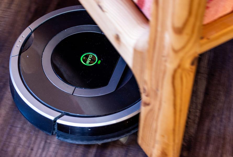 Робот-пылесос чуть не лишил россиян дома. Что случилось
