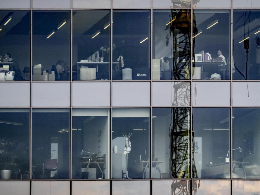 Работодатели в России начали отказывать курящим соискателям. На это есть минимум 4 причины