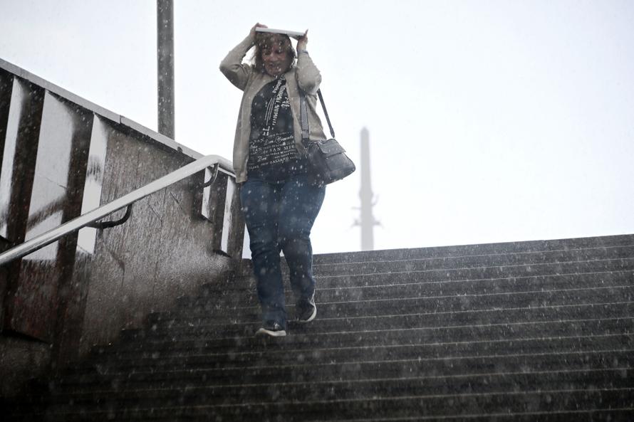 На следующей неделе москвичи увидят первый снег. Рассказываем, когда он пойдёт