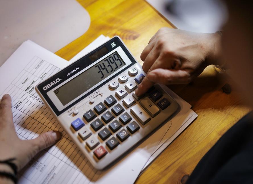 Названы отрасли с зарплатами больше 200 тысяч рублей. Не только нефтяная