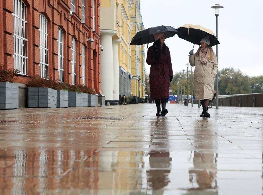 Вернётся к сезонной норме. Москвичам рассказали о погоде на неделе с 13 октября