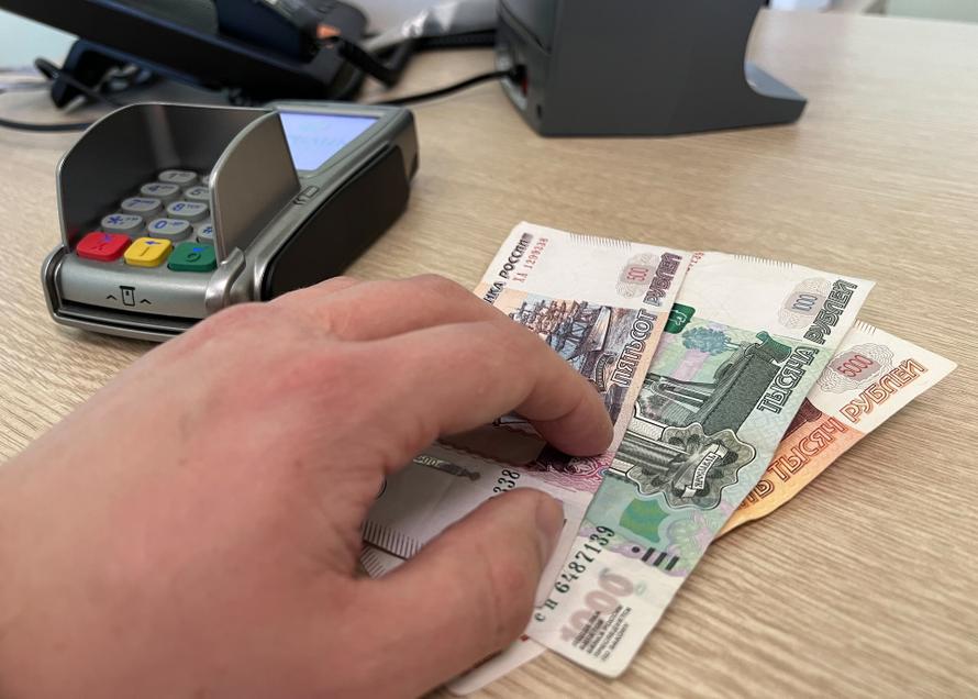 Россияне получат пенсии и детские пособия раньше обычного. В какие дни ноября ждать начислений