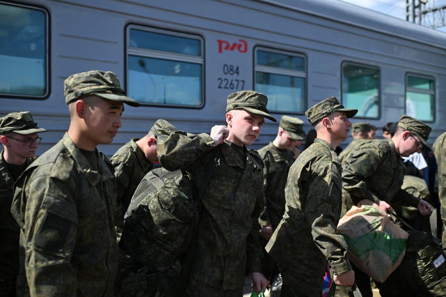 В России меняют правила призыва. Отсрочку смогут дать без явки, а на повестку — до 30 дней