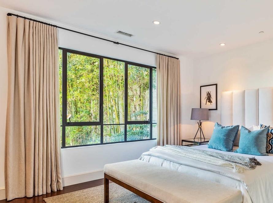 Позвонили с предложением бесплатно проверить окна? Что будет, если согласиться