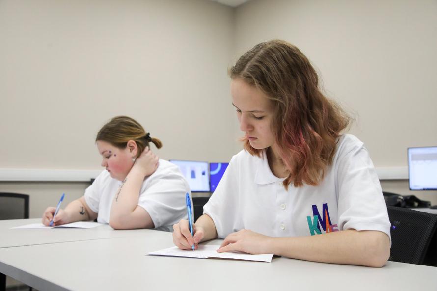 В России ужесточат набор студентов на платное обучение в вузах. Что изменится