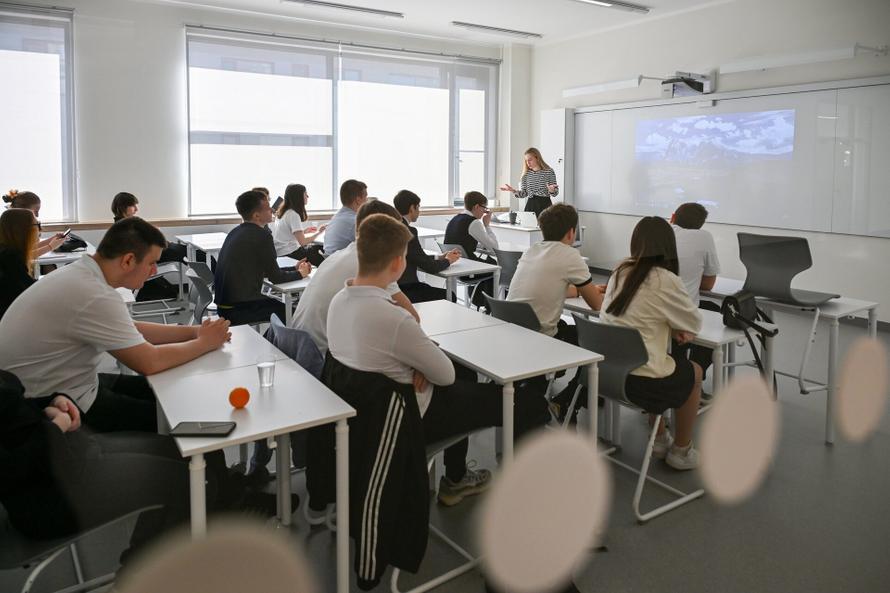 В Госдуме раскритиковали идею о 12-летнем обучении в школах