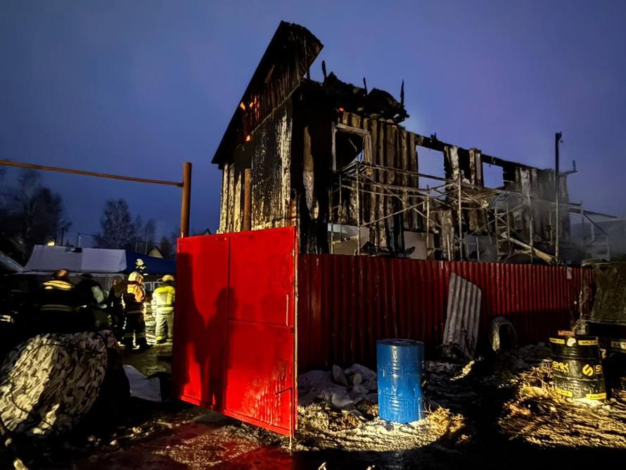 В Сургуте семь человек сгорели заживо в дачном доме. Среди погибших — четверо детей