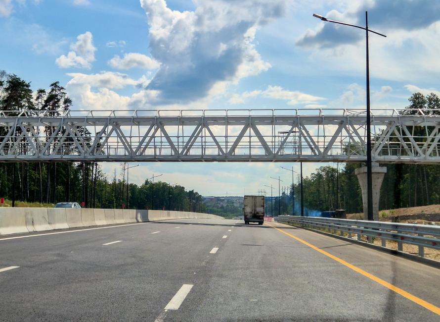 Владельцы легковушек стали получать гигантские штрафы за фуры. Как такое возможно