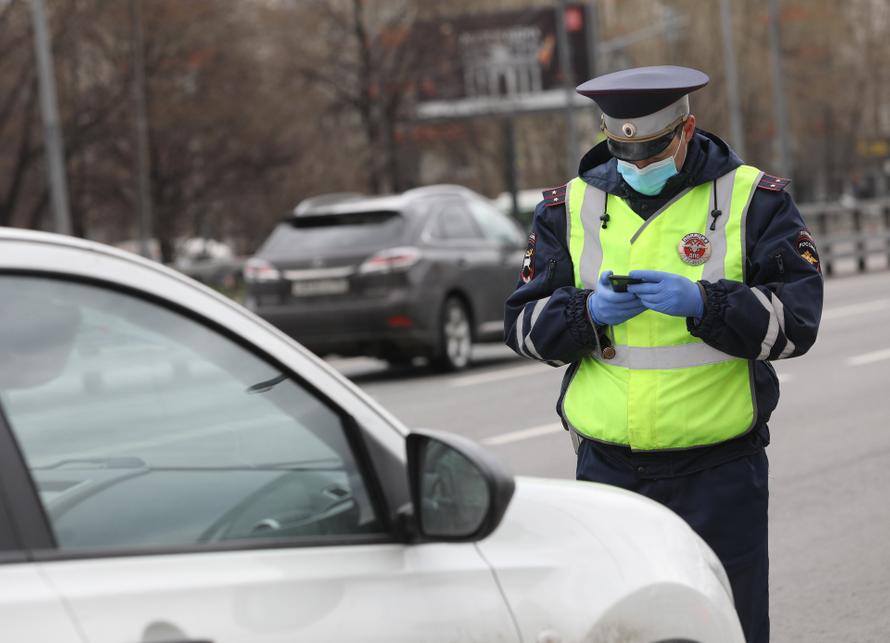 Как заменить автоматически продлённые водительские права? Объяснили в МВД