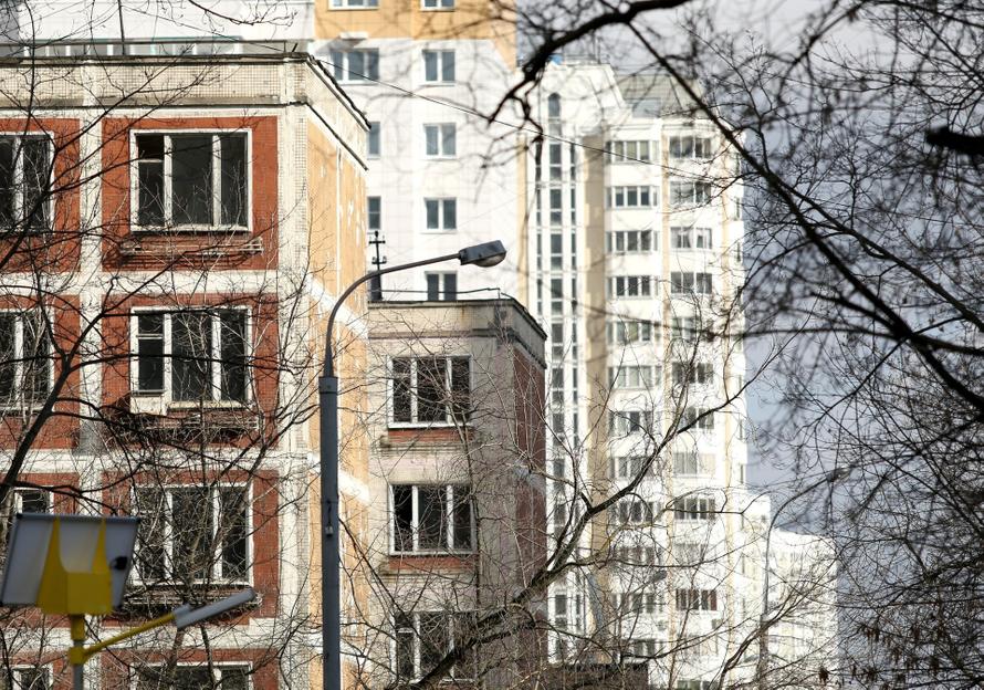 Пожилым россиянам могут запретить продажу квартир без справки от психиатра. Подробности