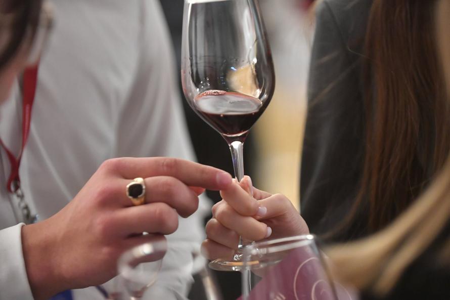 Российское вино хотят продавать в интернете. Как это будет работать