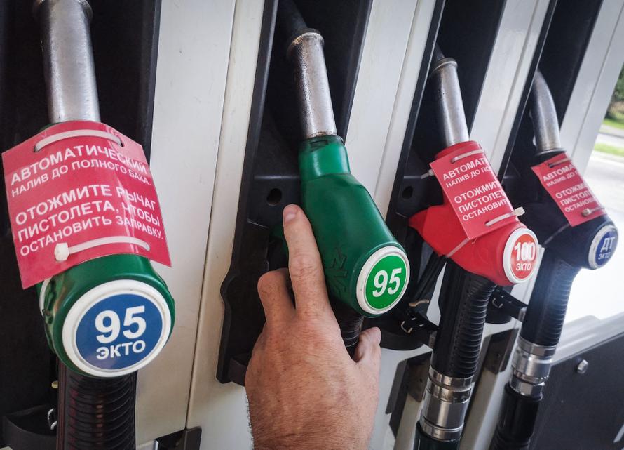 В России предложили продавать бензин по паспорту. Пока только в одном регионе