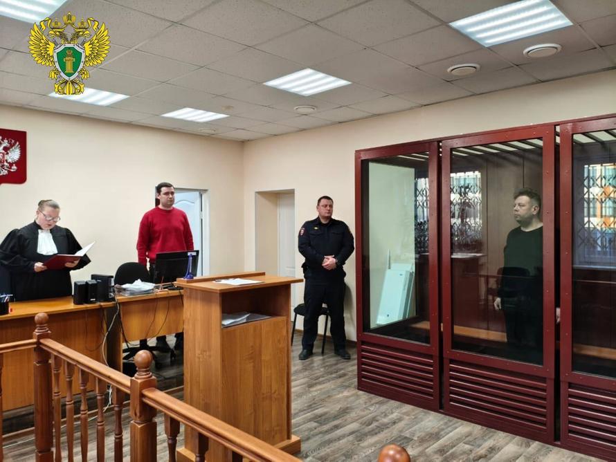 Бывшего учителя по балалайке обвинили в покушении на убийство детей. Он душил учеников пакетами