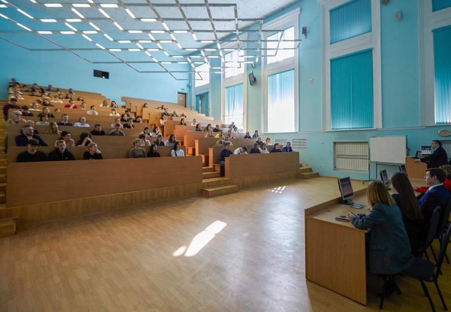 Названы новые обязательные для студентов российских вузов предметы. Почему именно они