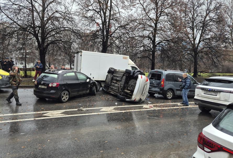 Российских водителей предупредили об обмане с фото нейросетей при ДТП. Как себя защитить