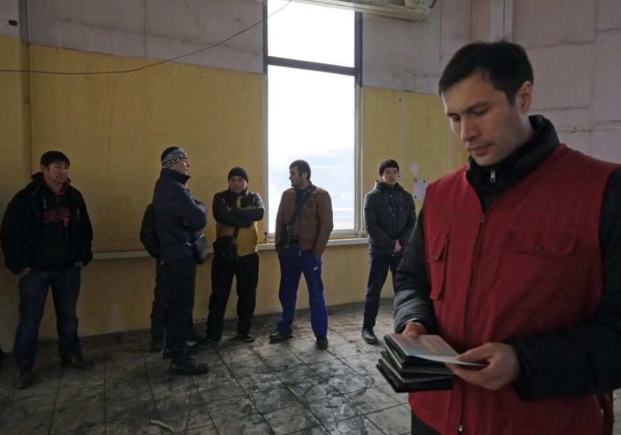 В России «пересобирают» правила привлечения иностранных работников. Что изменится