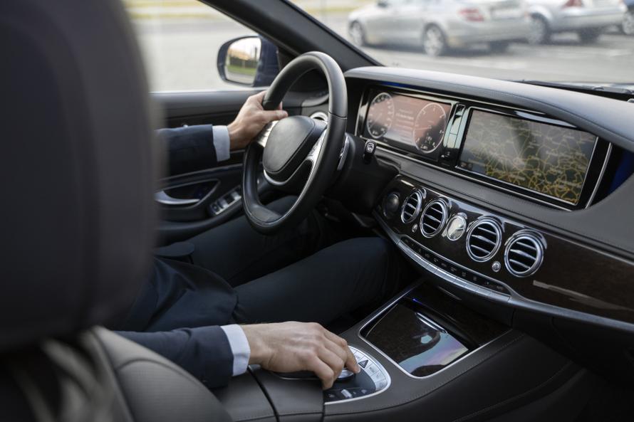 Утильсбор и дедлайн по замене прав: какие новые правила ударят по карману автомобилистов с 1 декабря