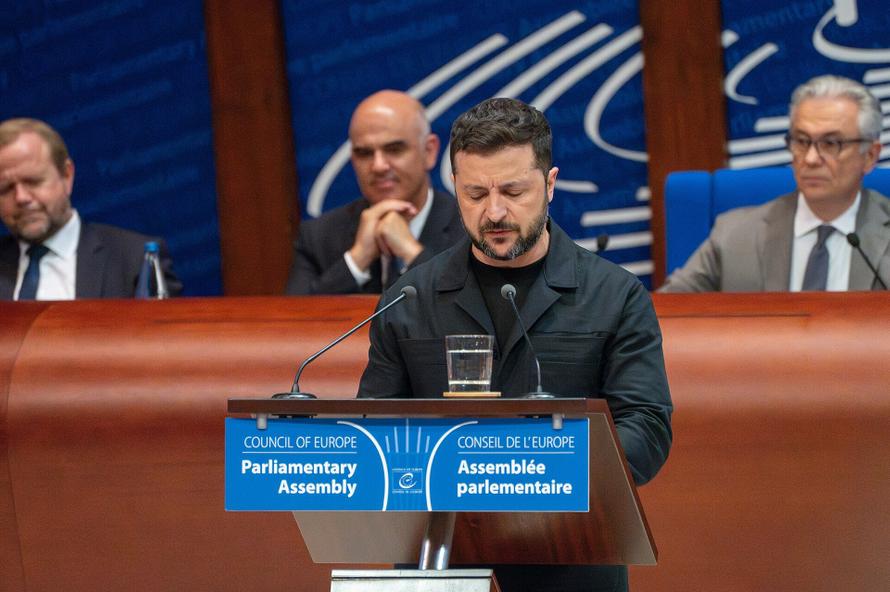 В Раде заговорили о скором уходе Зеленского. Ему приказали покинуть пост