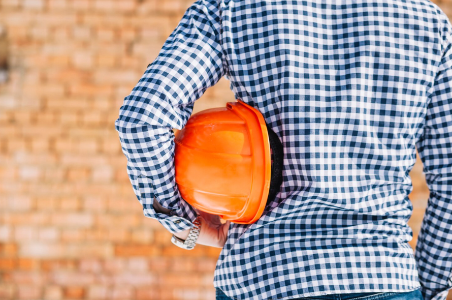 В России хотят ввести новые ограничения для трудовых мигрантов. Что известно