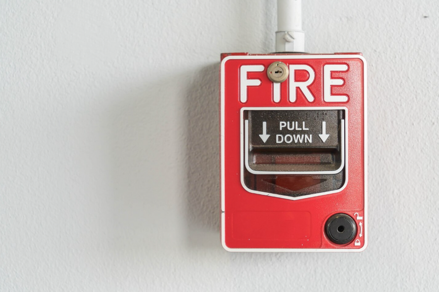 Установку пожарной сигнализации хотят включить в капремонт. Что об этом известно