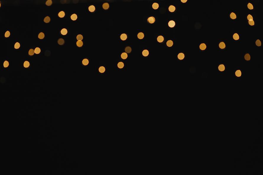 Россиян предупредили о вреде гирлянд для глаз. Как новогодняя иллюминация вызывает усталость и мигрень