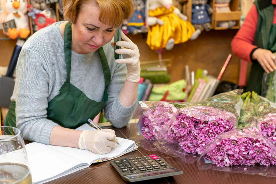 В России ужесточат штрафы за навязывание услуг. Что изменится