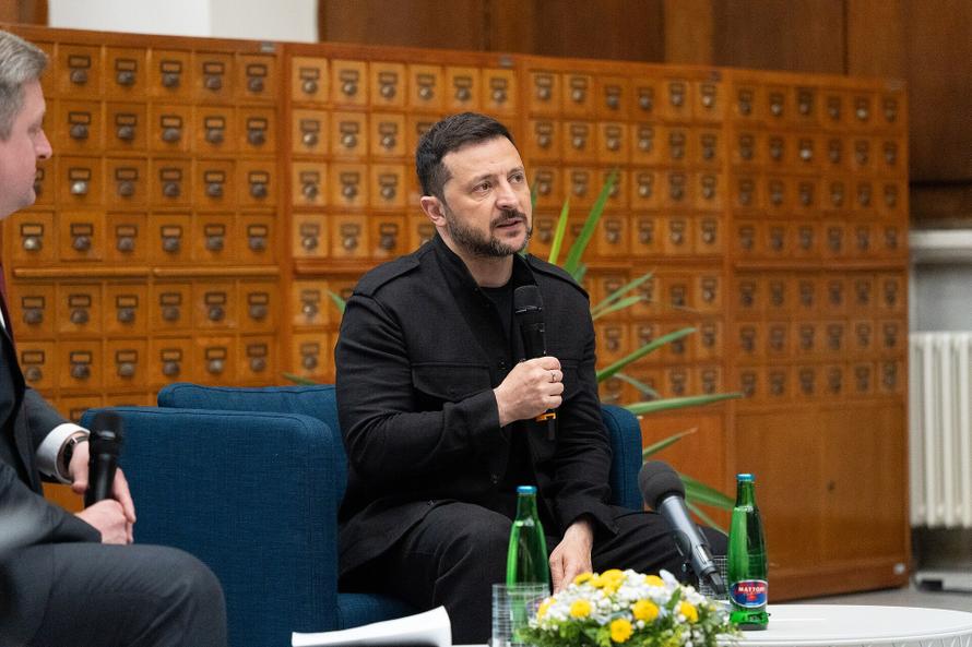 У Зеленского минимальные шансы переизбраться в президенты Украины. Он возглавил антирейтинг возможных кандидатов