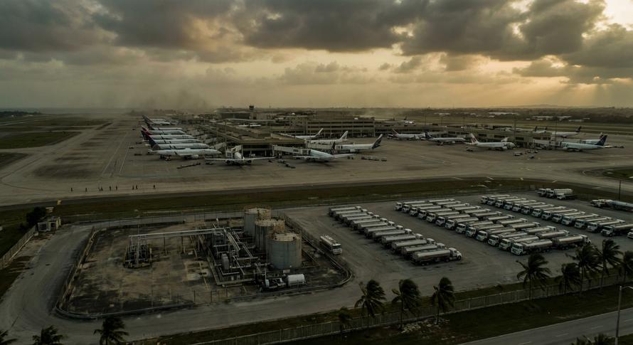 Кубу накрыл топливный коллапс. Россия организует вывоз туристов с острова