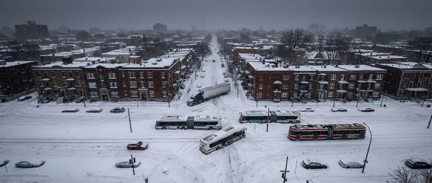 Снегопад парализовал Екатеринбург