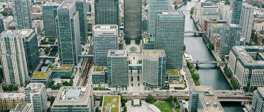 Великобритания ввела санкции против девяти российских банков. Среди них — «Точка»