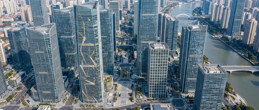 Юань взлетел до максимума за полгода. Что происходит с валютой