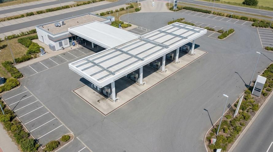 Бензин запретили продавать детям. Госдума хочет распространить это на всю Россию