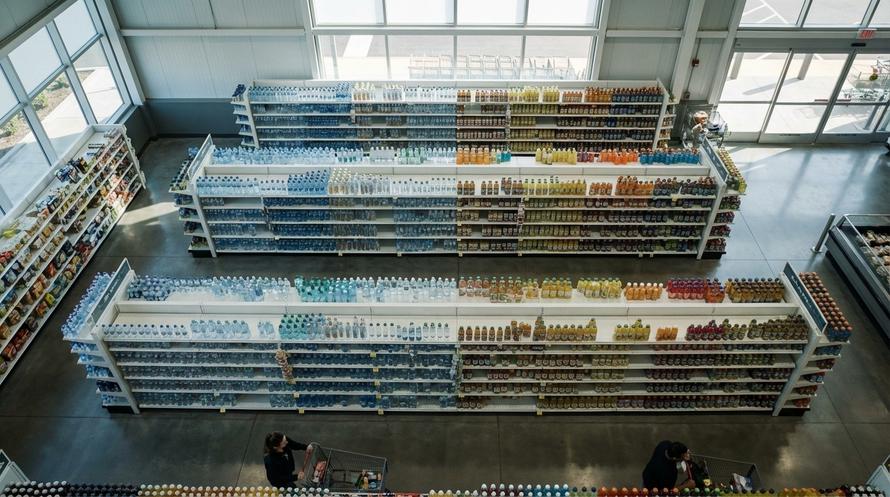 Яркие пластиковые бутылки могут исчезнуть с прилавков российских магазинов. Правительство предложило радикальные меры