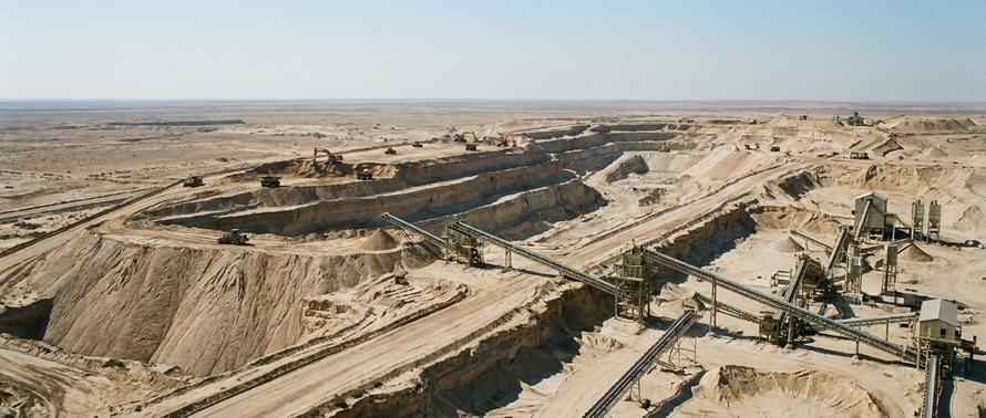 Крупнейшему добытчику песка Тюмени грозит штраф в миллиард рублей. За что накажут компанию