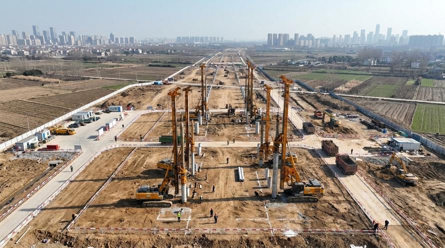 Между Москвой и Петербургом запустили строительство высокоскоростной магистрали. Забили первые сваи