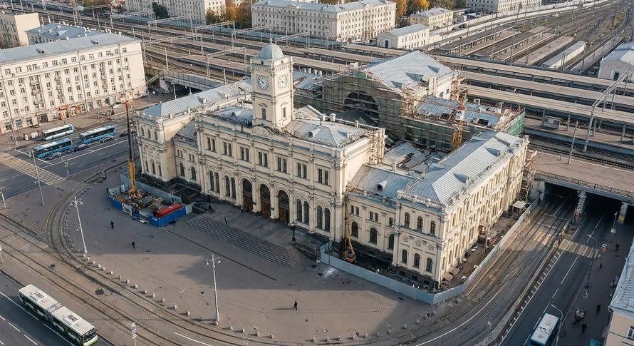 Ленинградский вокзал в Москве откроют досрочно после двух лет реконструкции. Когда это произойдёт